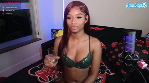 lovenzia CamSoda 29-04-2023